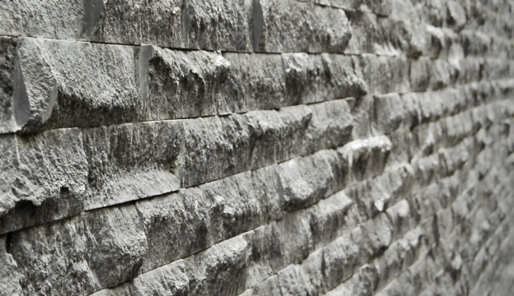 Asbestos is found on cemented works, on partition walls and in other related places.